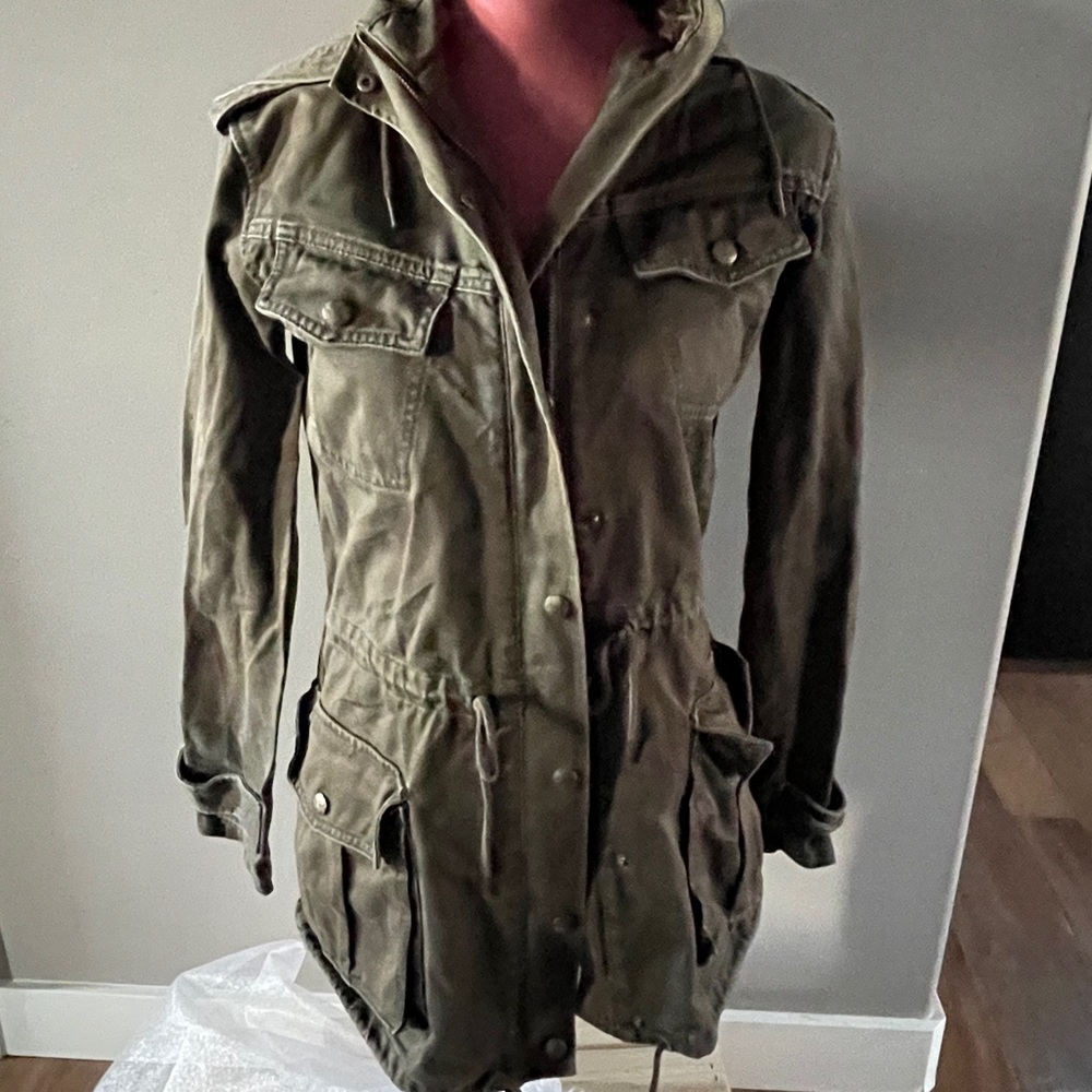 GUC Aritzia Talula Utility jacket in camo green
